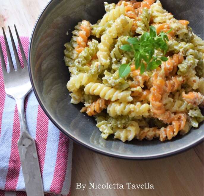 Zomerpasta met bloemkool-amandelpesto