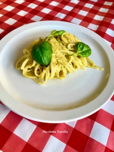 Video recipe: pasta with pistachio pesto