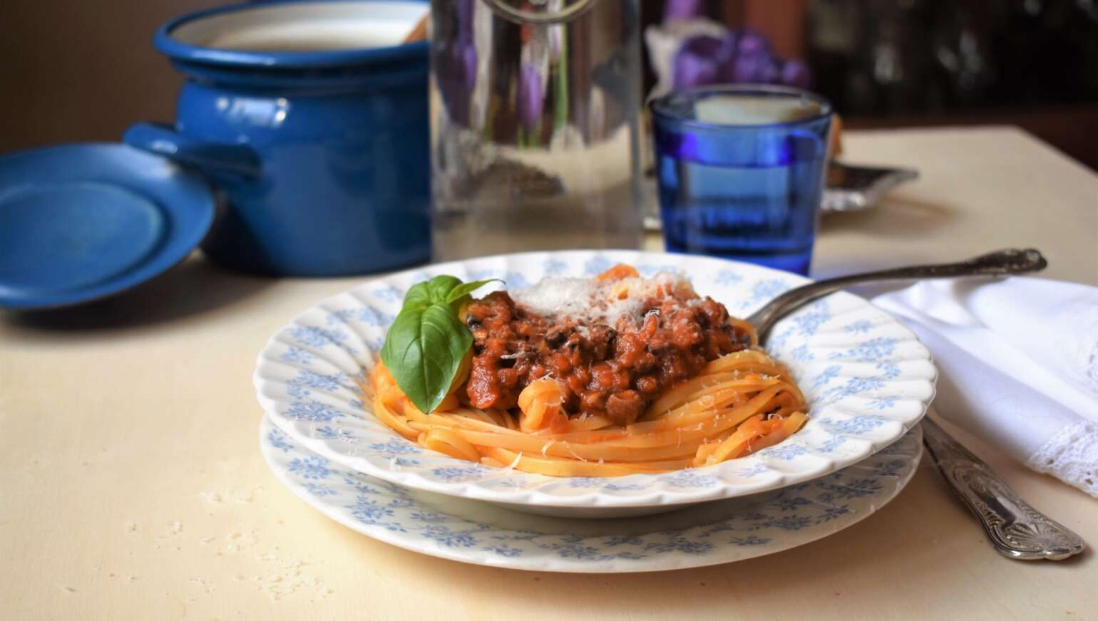 Vegetarian & vegan “bolognese” sauce