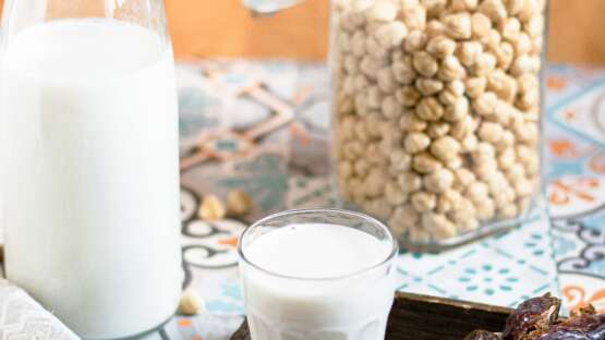 Home-made hazelnut milk