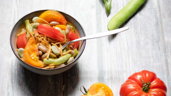 Broken udon salad with 3 types of beans