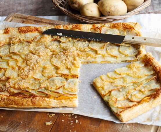 Hartige taart met flespompoen en aardappelen