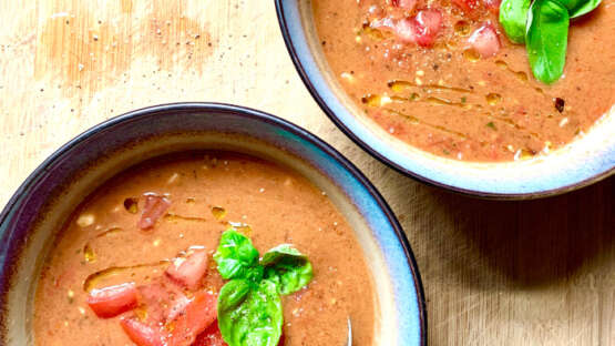 Chilled tomato and roasted bell pepper soup