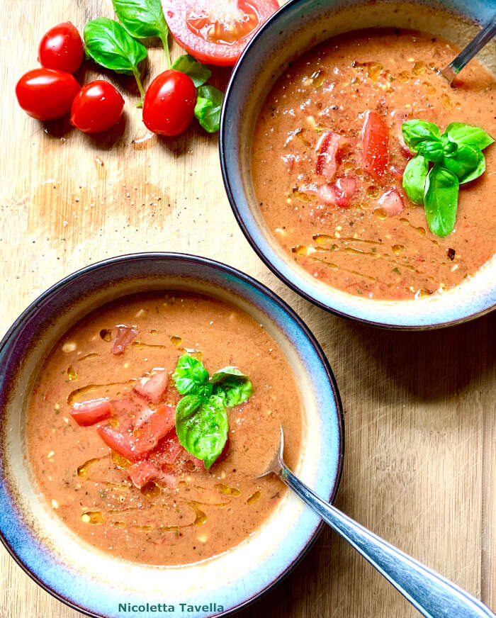 Chilled tomato and roasted bell pepper soup