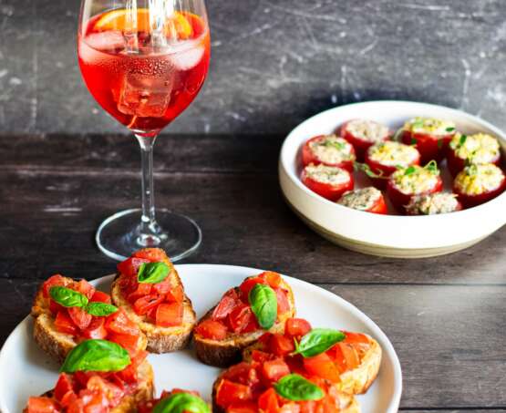 Meetings, gatherings, drinks and cocktails