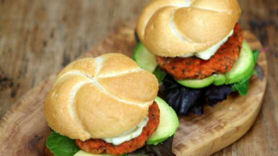 Wild salmon burgers with avocado and tarragon-lime mayonnaise