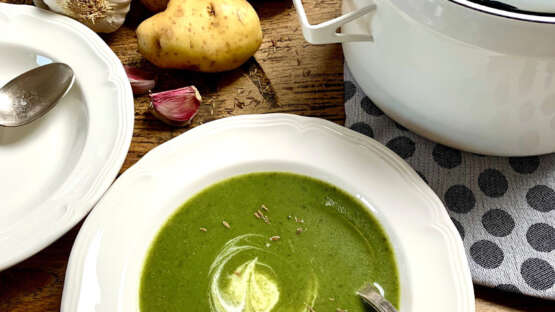 Curried spinach and potato soup
